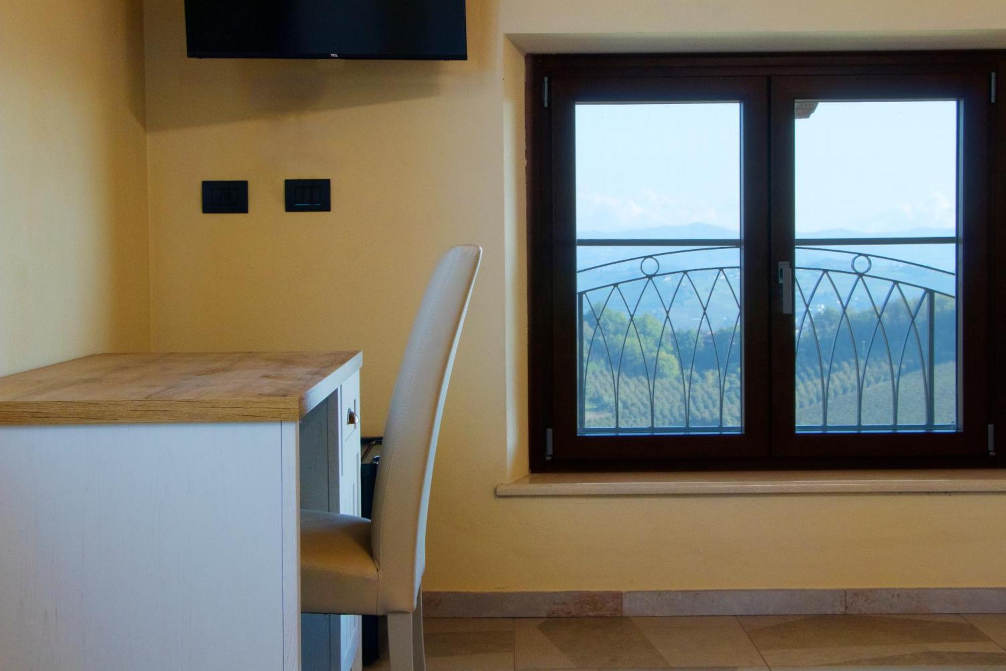 Agriturismo Cascina Reggio Castelnuovo  エクステリア 写真