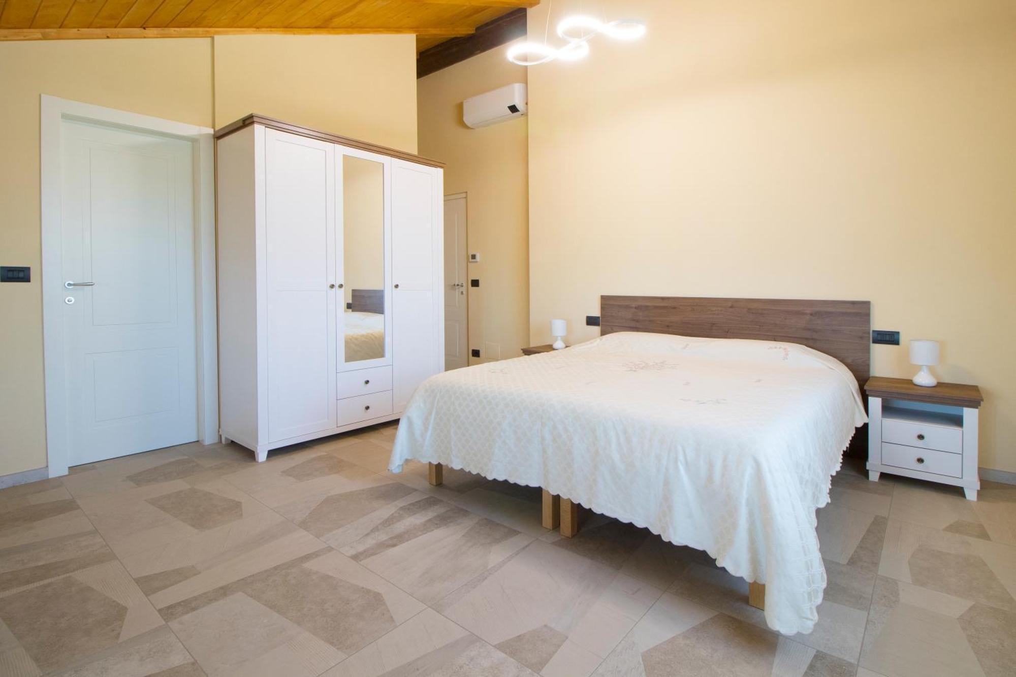 Agriturismo Cascina Reggio Castelnuovo  エクステリア 写真