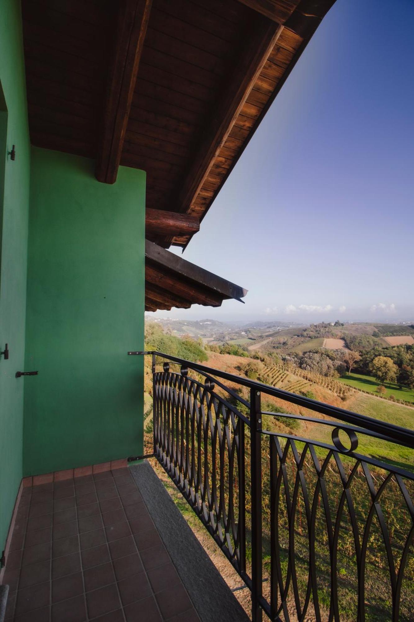 Agriturismo Cascina Reggio Castelnuovo  エクステリア 写真